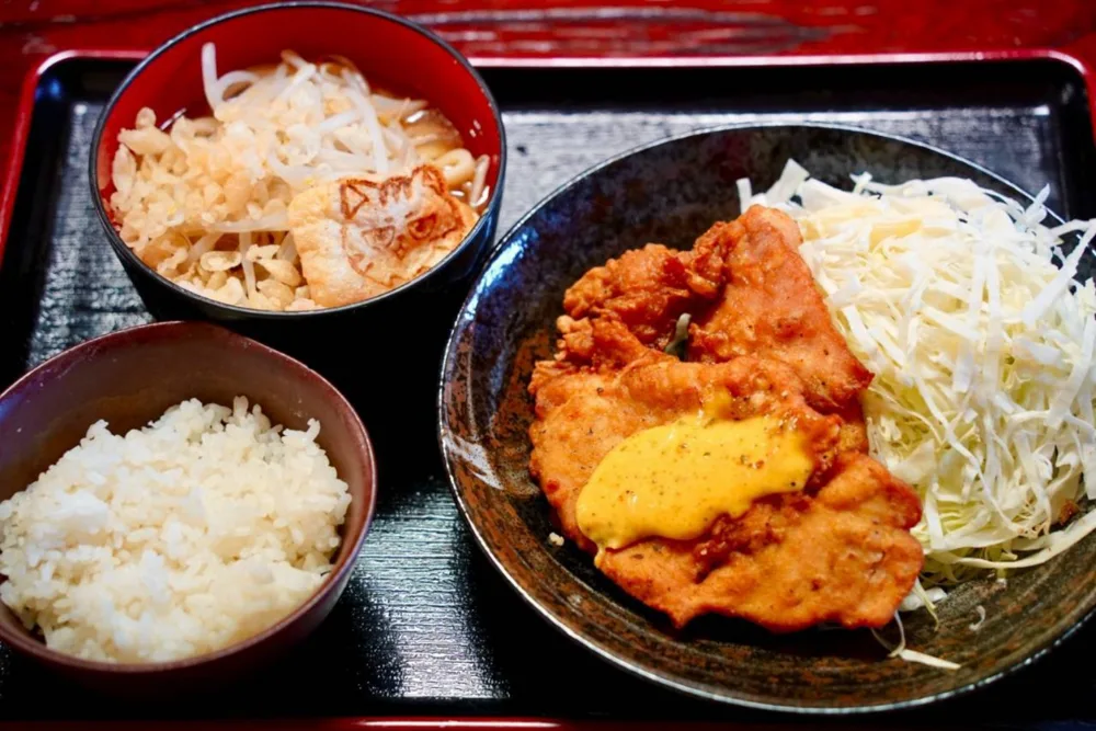 たかにゃんチキン定食